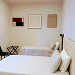 Nocera House ホームステイ *